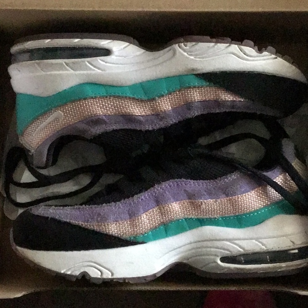Nike Air Max 95 Black White Hyper Jade Sneakers | Size: 13C